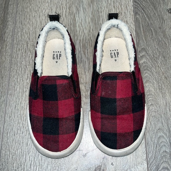 GAP Faux Sherpa Lined Slip On Shoes 9T | Buffalo Check Slip On Shoes 9T - Picture 7 of 13
